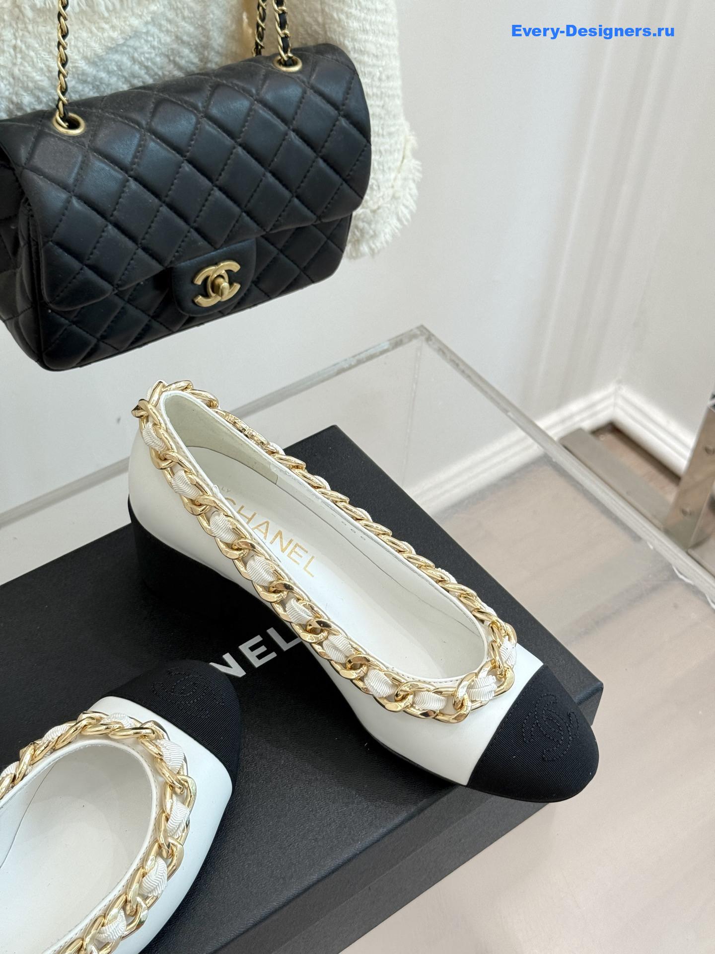 Ch**el white tweed chain pumps