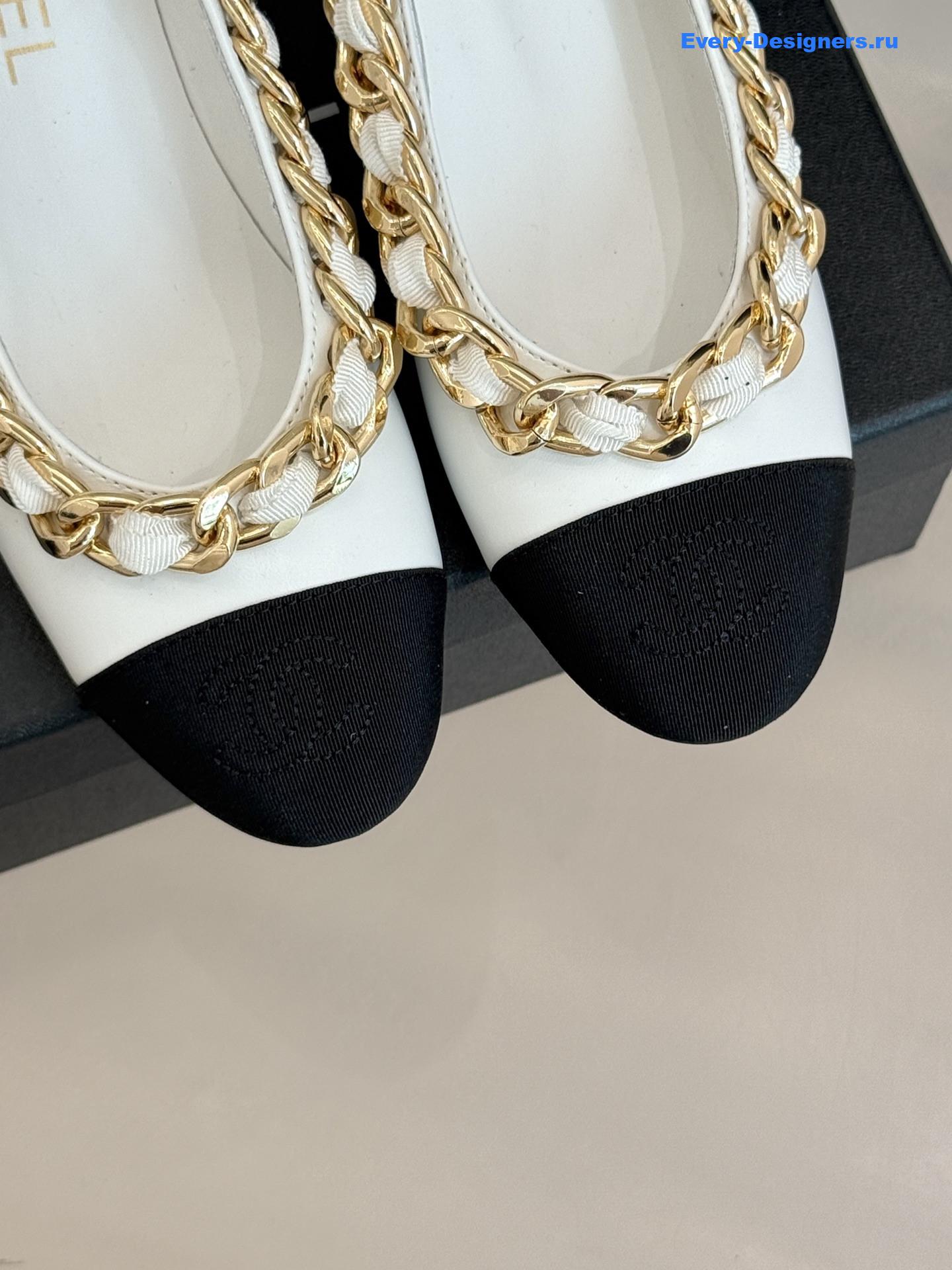 Ch**el white tweed chain pumps