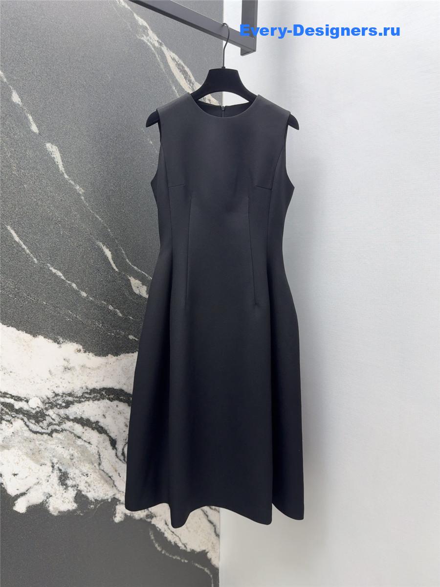 D10r cd black sleeveless dress