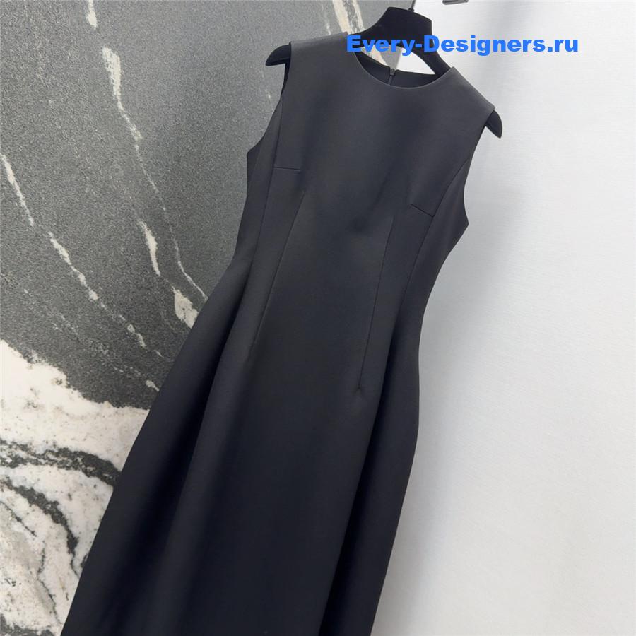 D10r cd black sleeveless dress