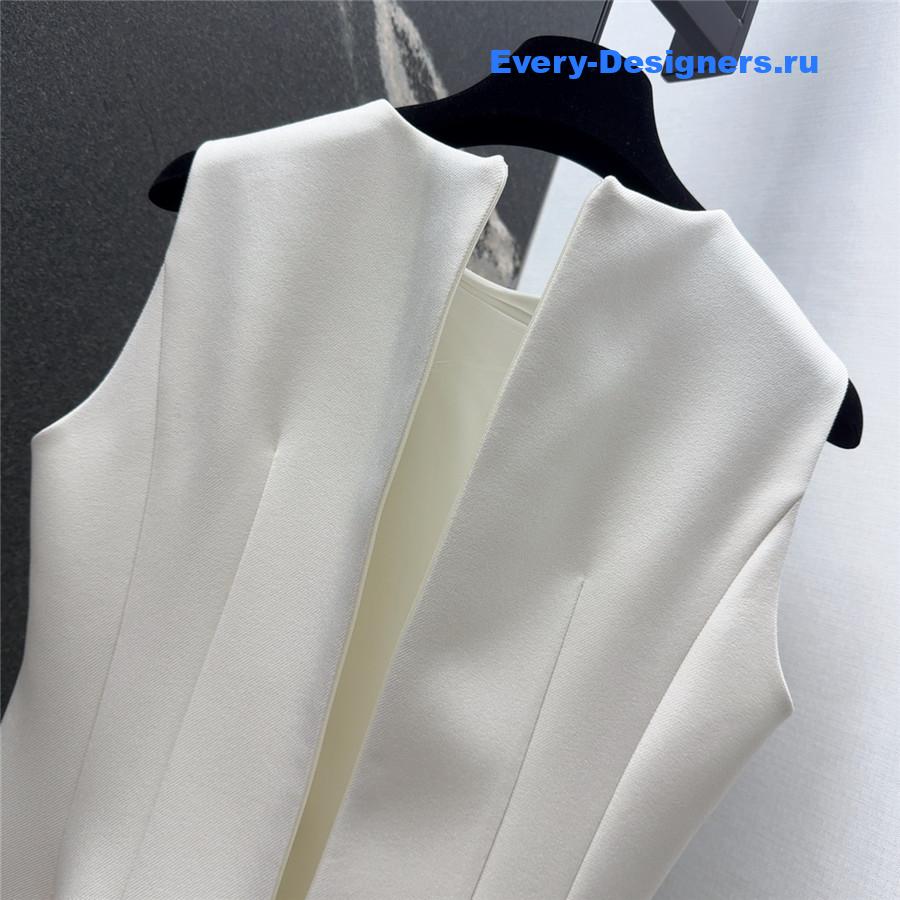 D10r cd white sleeveless dress