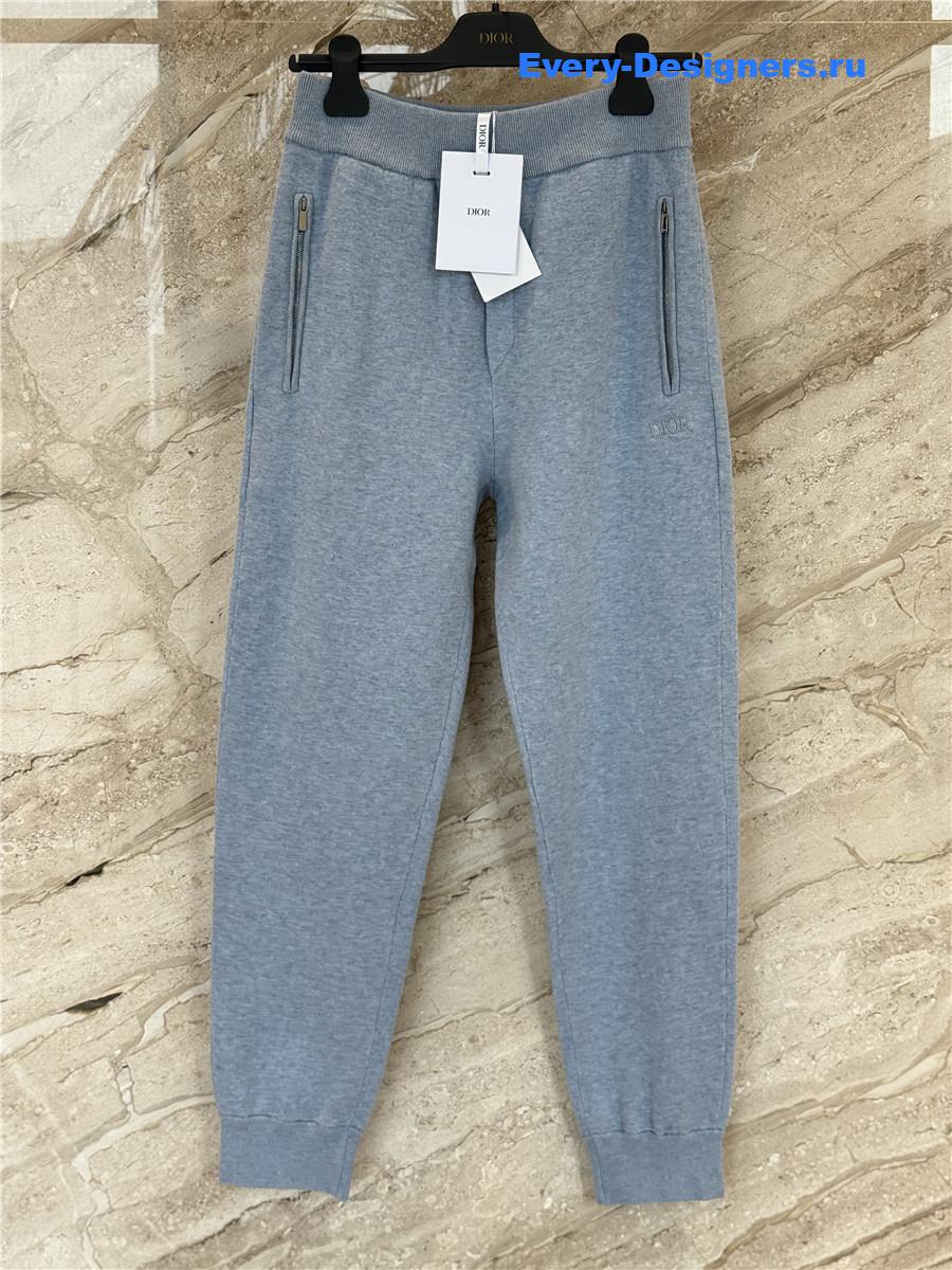 D10r grey cashmere knitted suit