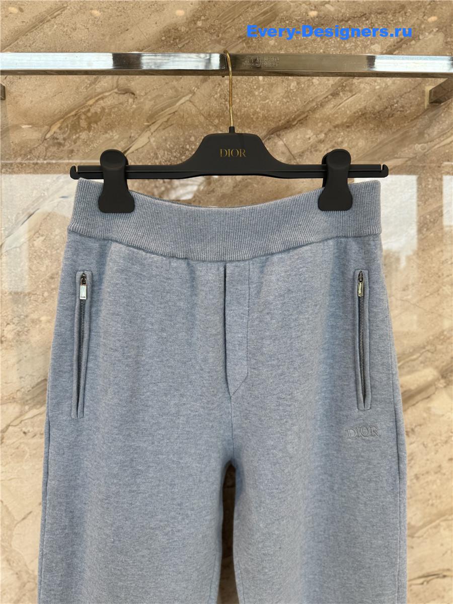 D10r grey cashmere knitted suit