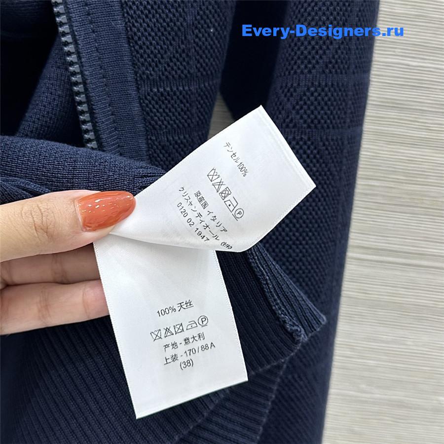 D10r check bee knitted suit