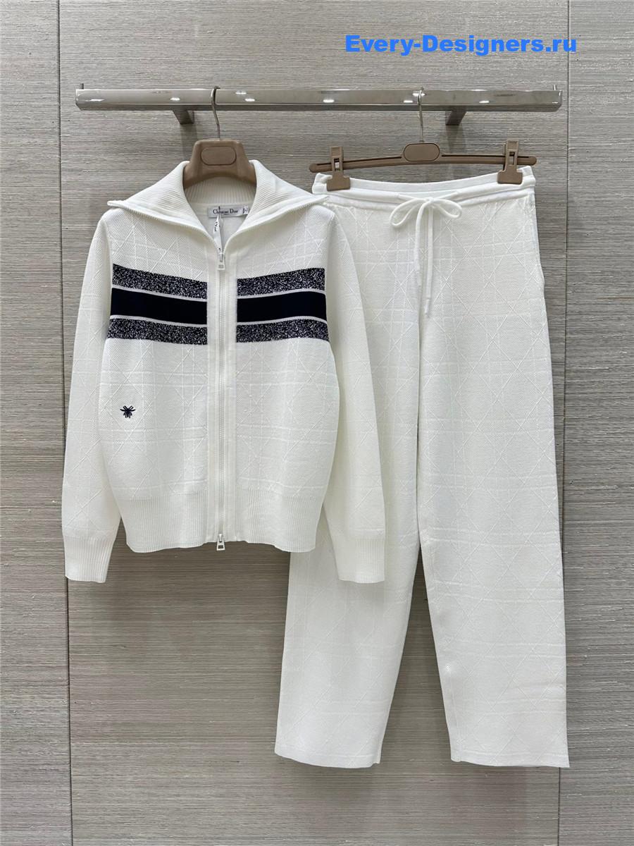 D10r white check bee knitted suit