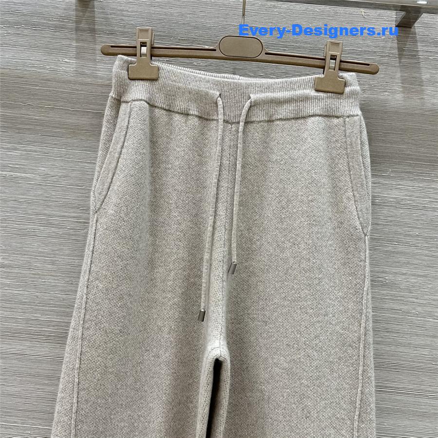 L0r0 P1ana beige cashmere suit