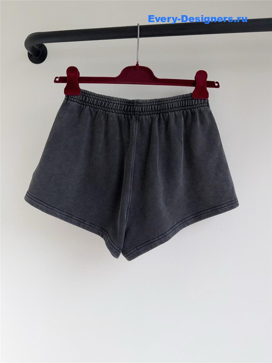 A1exa*der wang black logo shorts