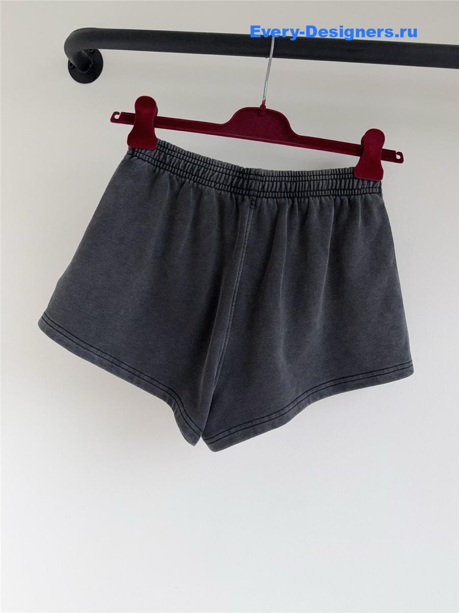 A1exa*der wang black logo shorts