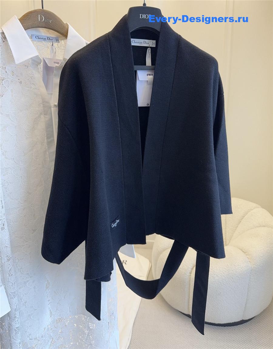 D10r virgin wool belted jacket