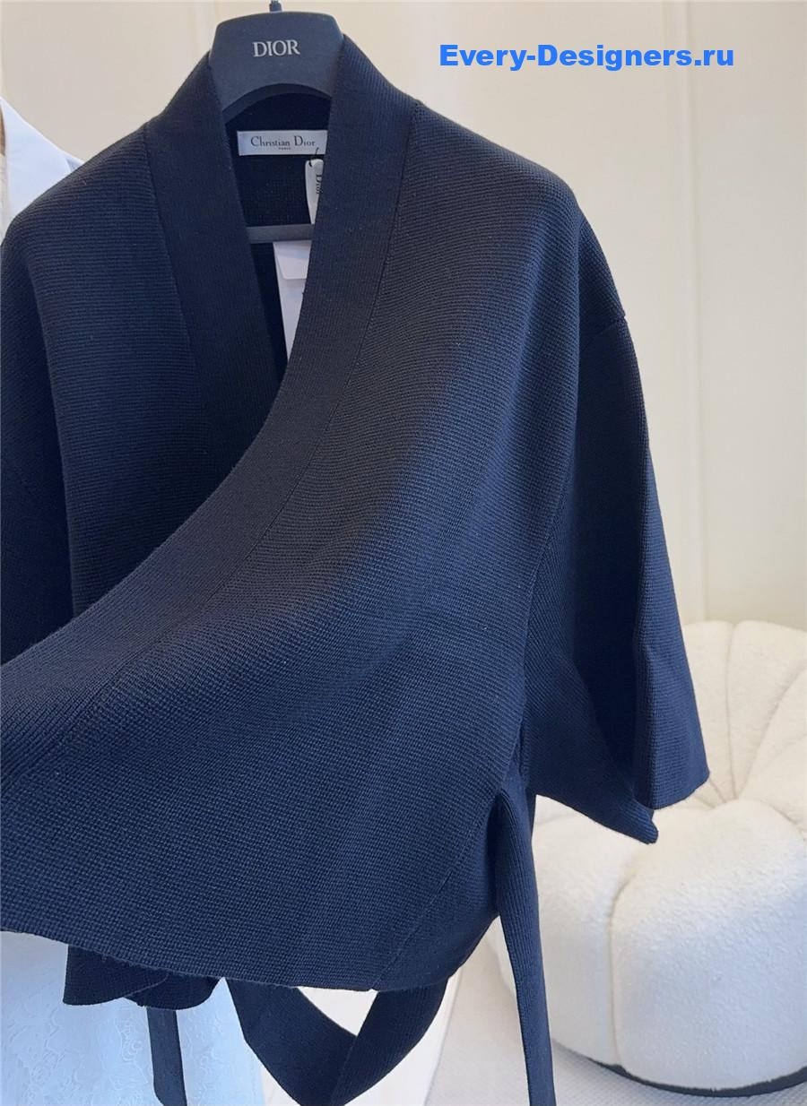 D10r virgin wool belted jacket