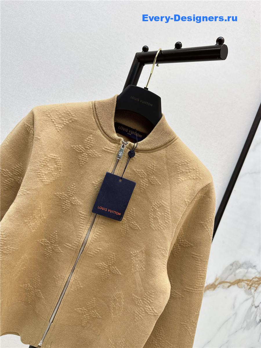 l0vis Vvtt0n beige baseball jacket