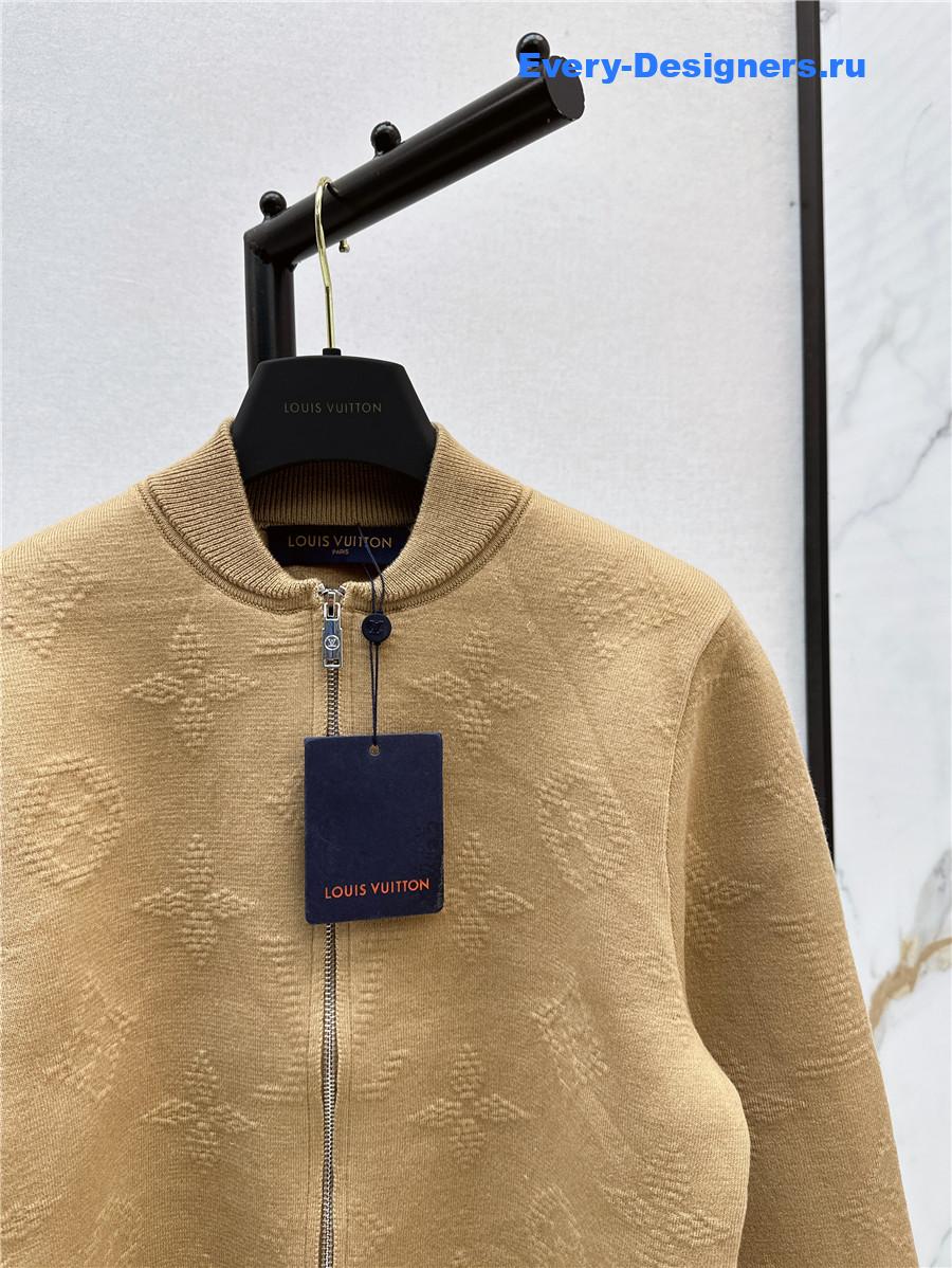 l0vis Vvtt0n beige baseball jacket