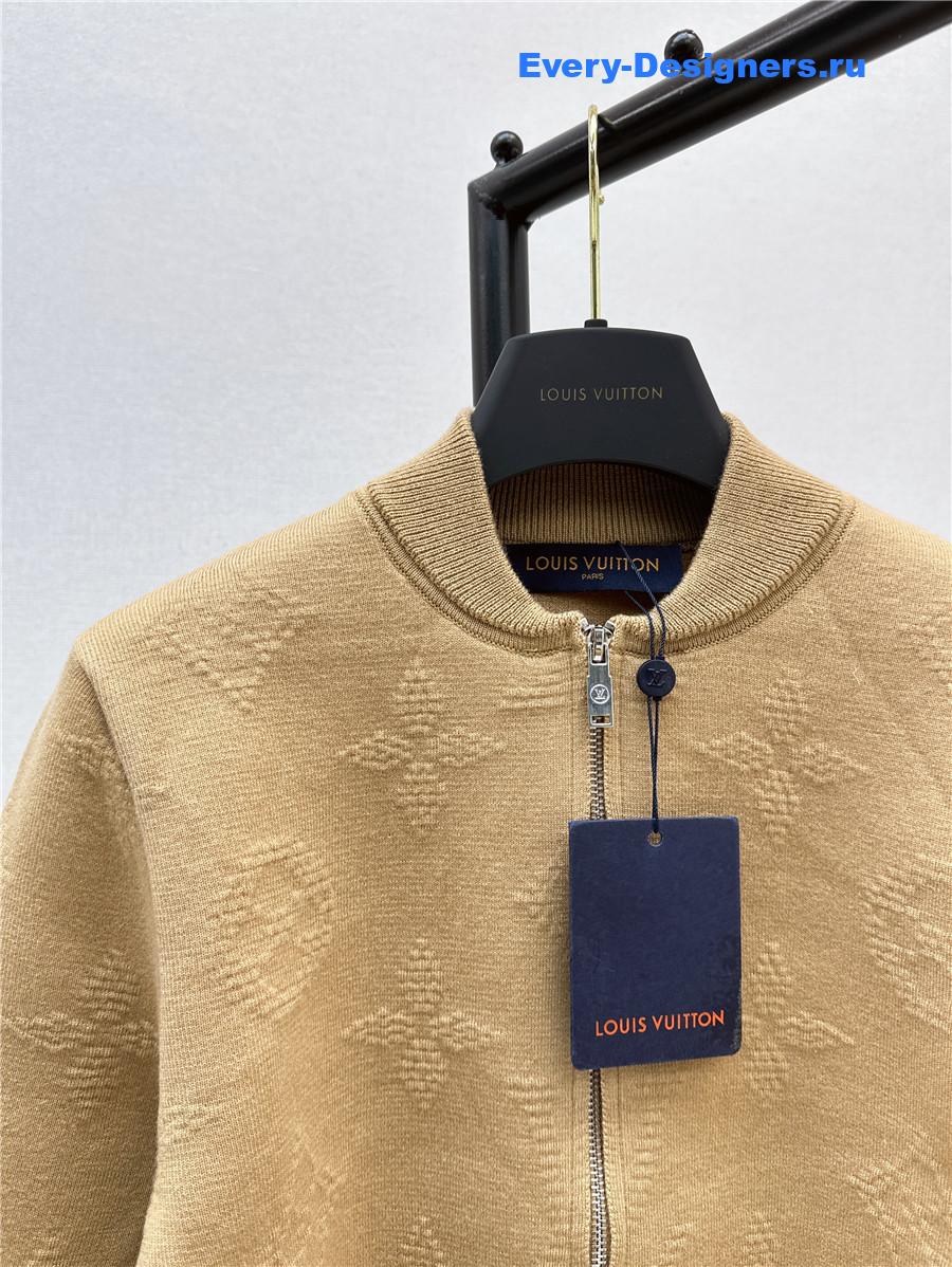 l0vis Vvtt0n beige baseball jacket