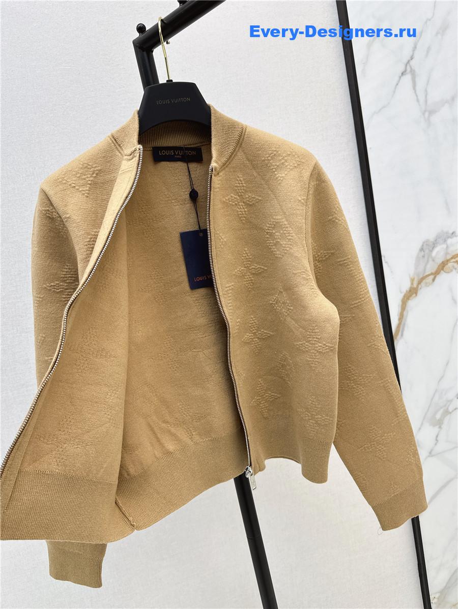 l0vis Vvtt0n beige baseball jacket