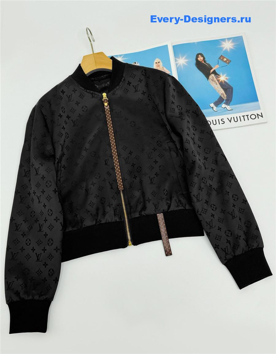 l0vis Vvtt0n embossed monogram jacket