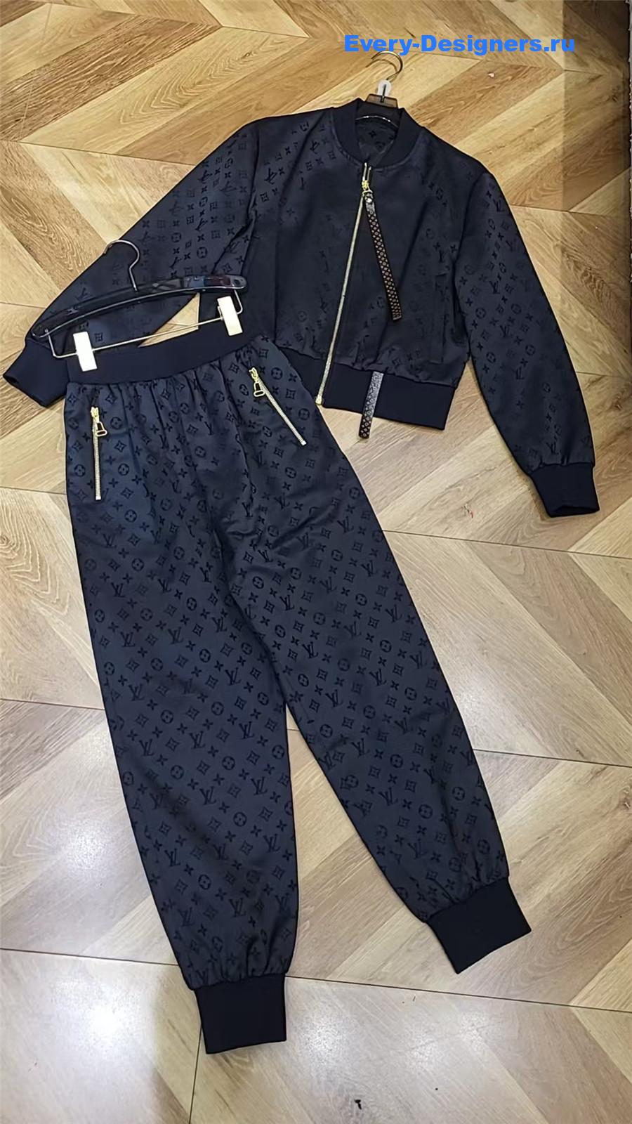 l0vis Vvtt0n embossed monogram jacket