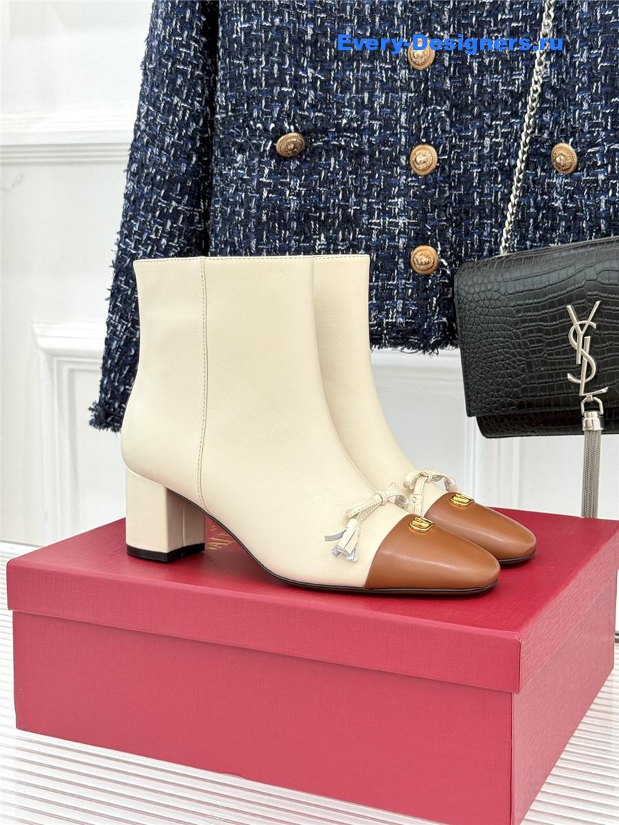 Va1e*ntin0 garavani 60mm neutral ankle boots