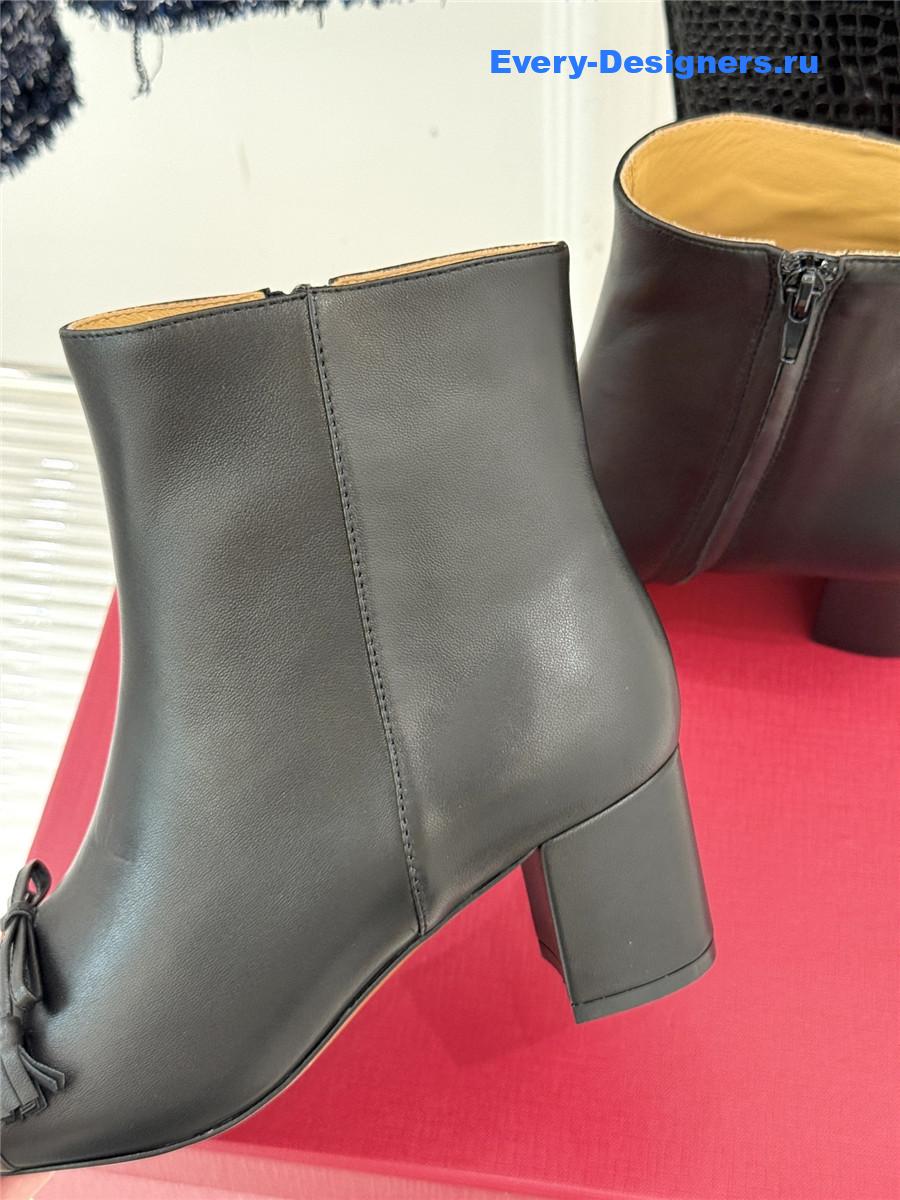Va1e*ntin0 garavani 60mm black ankle boots