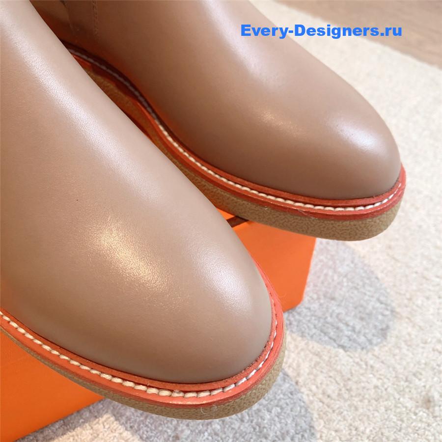 H**me5 calfskin history beige ankle boots