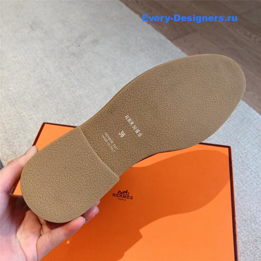 H**me5 calfskin history black ankle boots