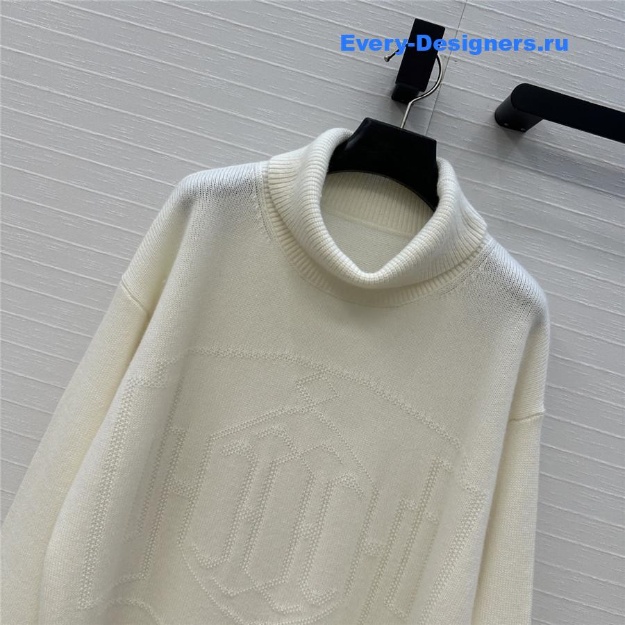 H**me5 off-white cashmere turtleneck