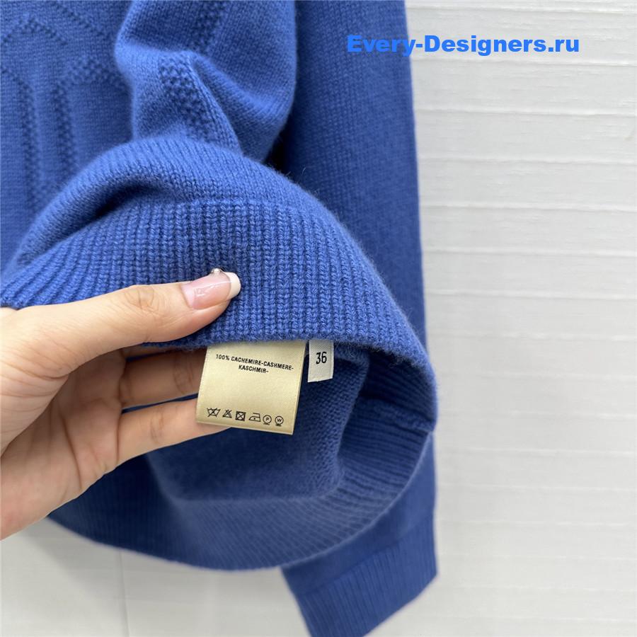 H**me5 blue cashmere turtleneck