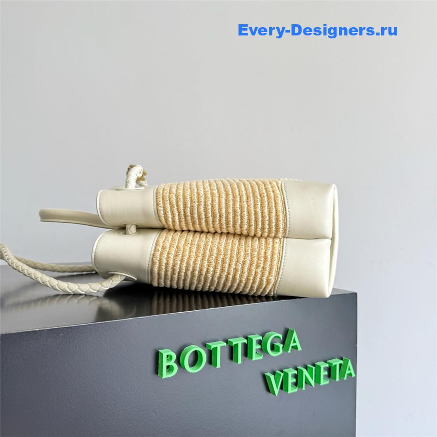 b0tt*ga Ven*ta andiamo small tote