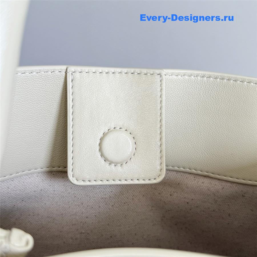 b0tt*ga Ven*ta andiamo small tote