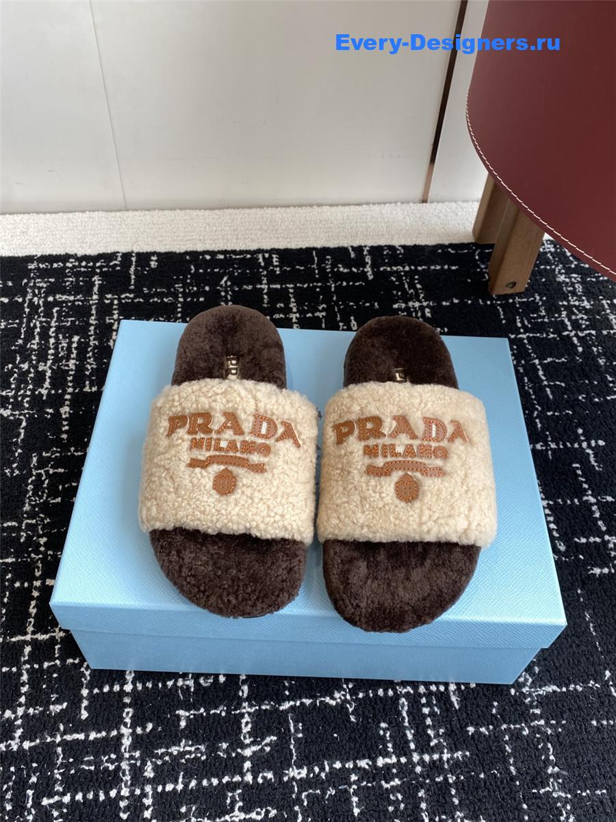 Pra*a white brown women’s knitting wool winter slides
