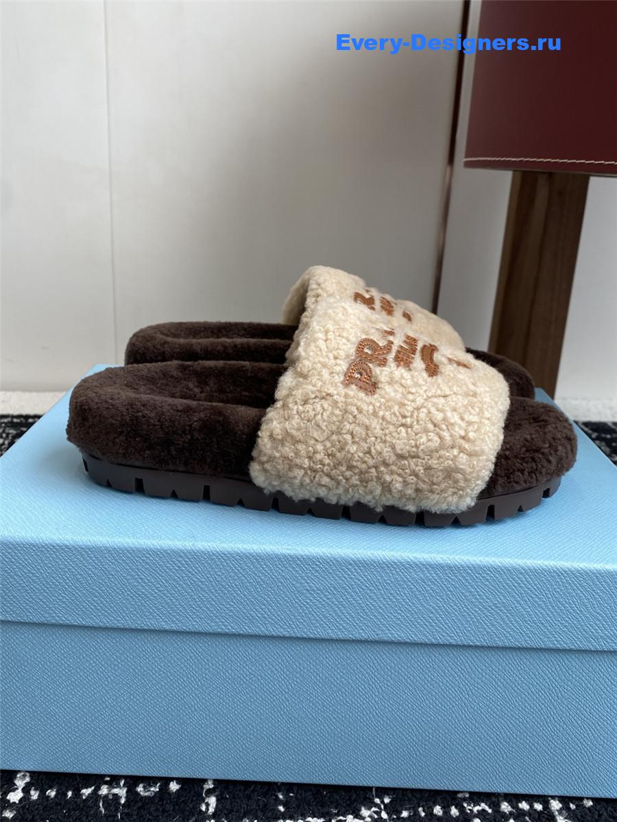 Pra*a white brown women’s knitting wool winter slides