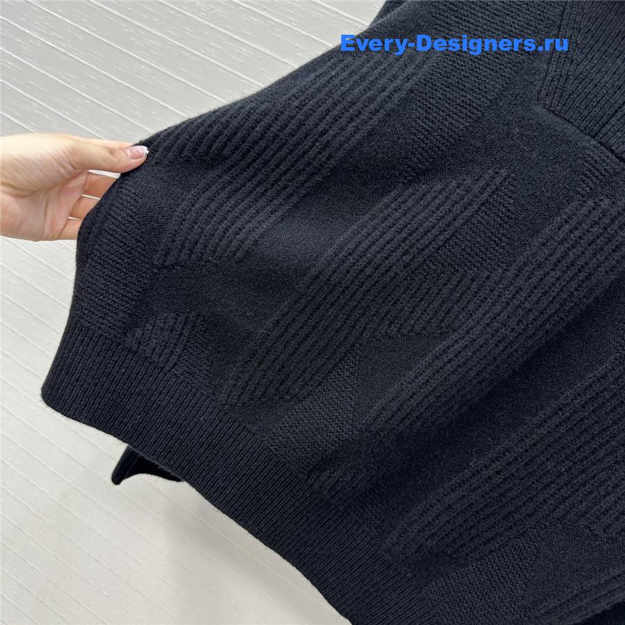 H**me5 logo jacquard black cashmere sweater