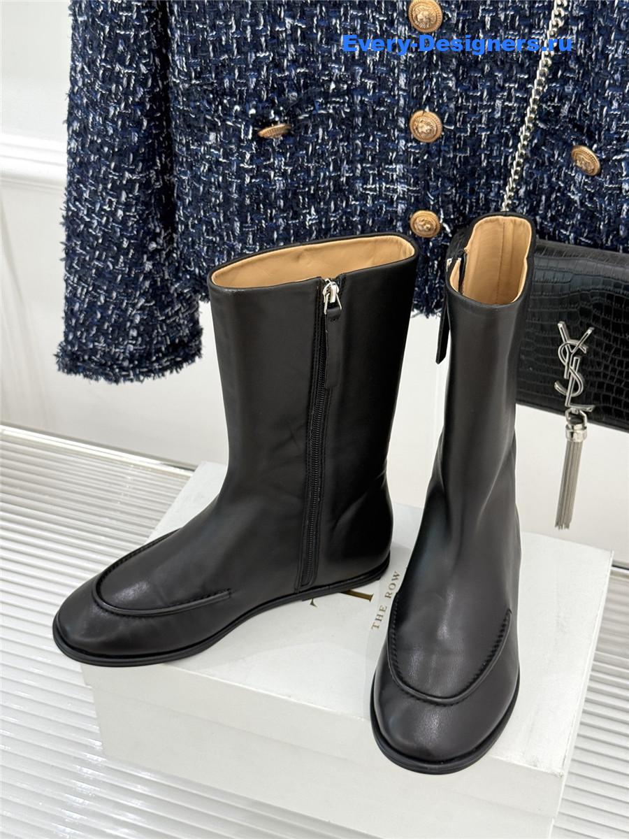 The R0w black canal ankle boots