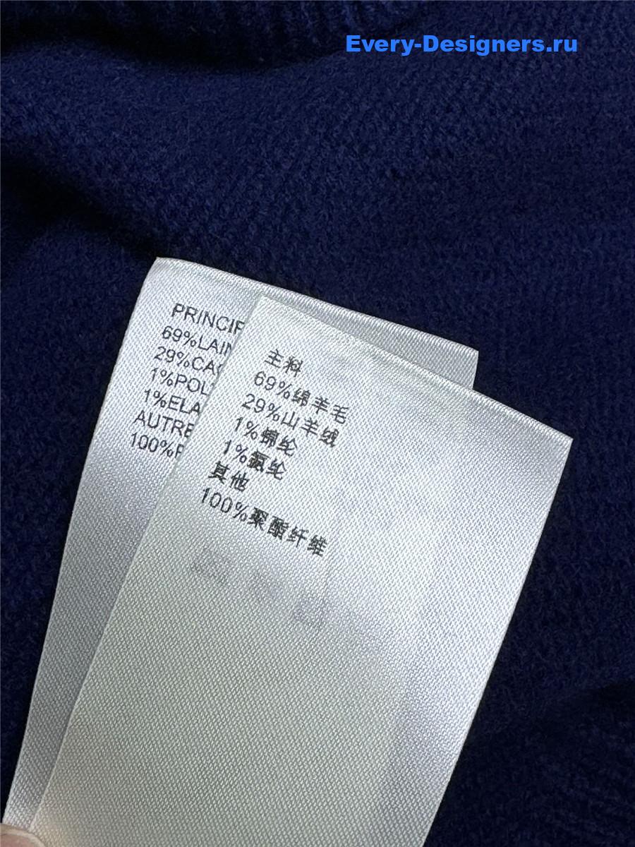 l0vis Vvtt0n blue logo knit sweater