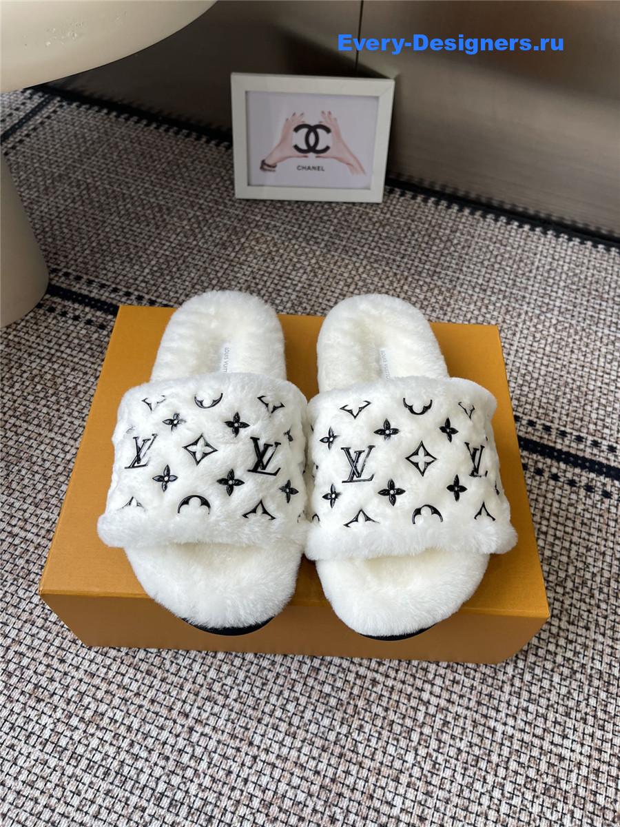 l0vis Vvtt0n white wool platform slippers