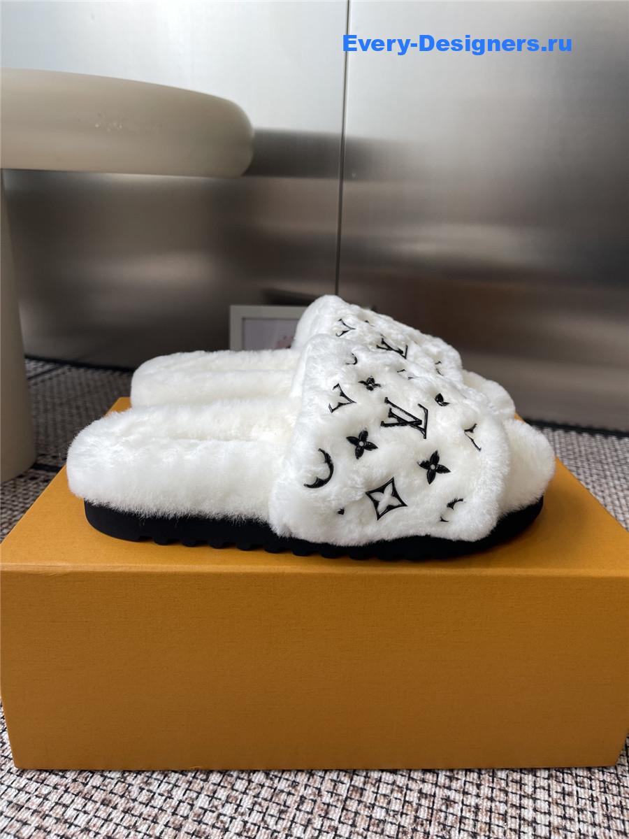 l0vis Vvtt0n white wool platform slippers