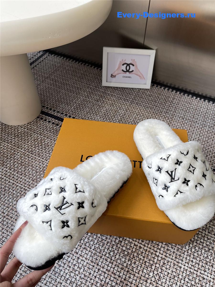 l0vis Vvtt0n white wool platform slippers
