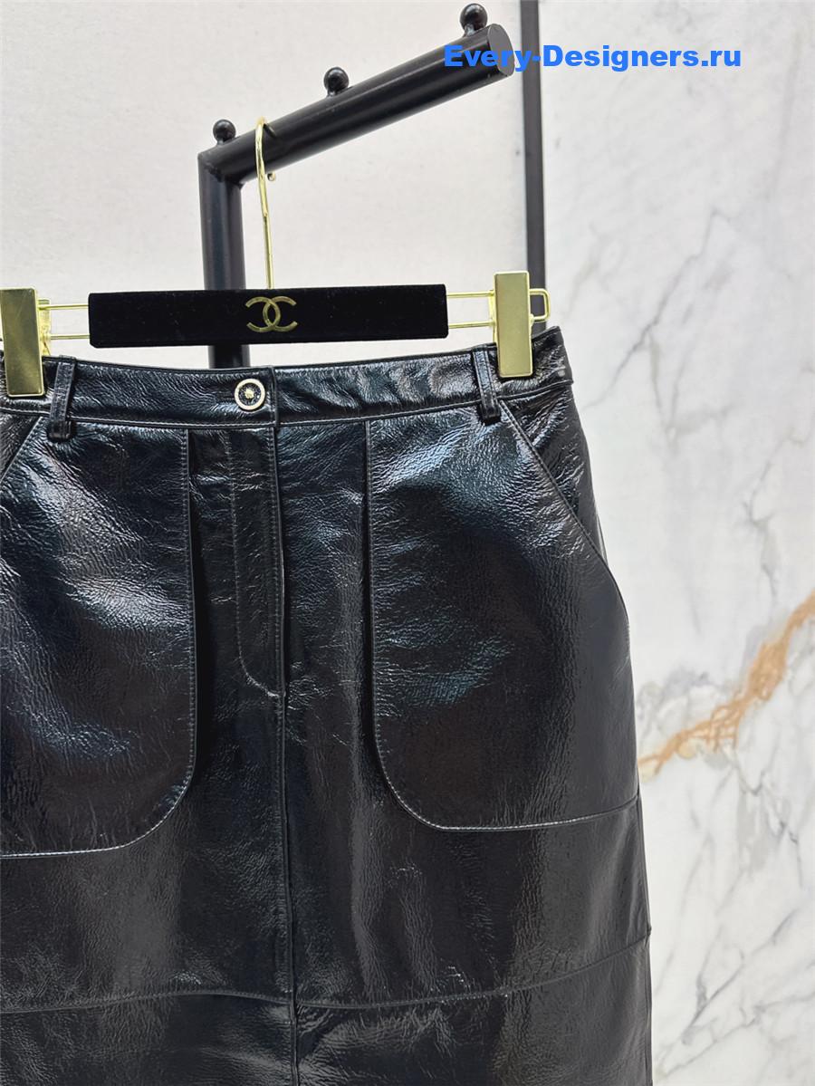 Ch**el black leather knee-length skirt
