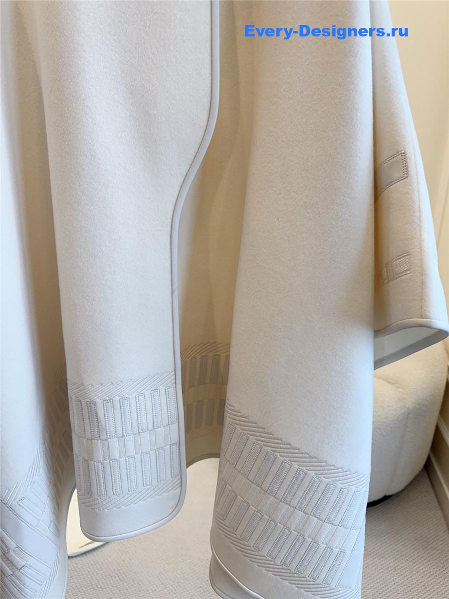 H**me5 white embroidered leather cape