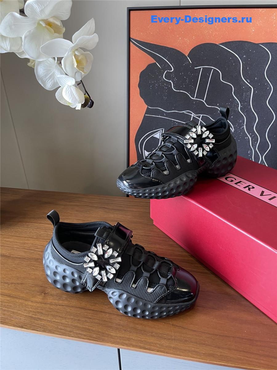 Roger Vivier Viv’ Black Run Light Sneakers