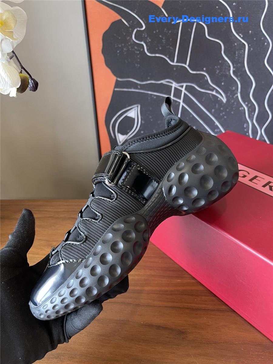 Roger Vivier Viv’ Black Run Light Sneakers