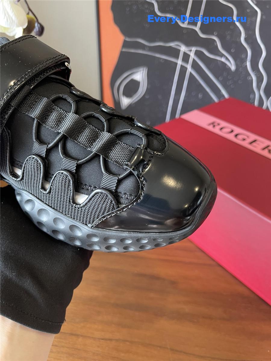 Roger Vivier Viv’ Black Run Light Sneakers