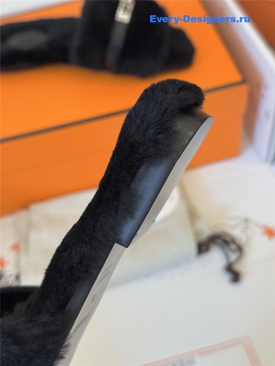 H**me5 kelly buckle black wool slippers