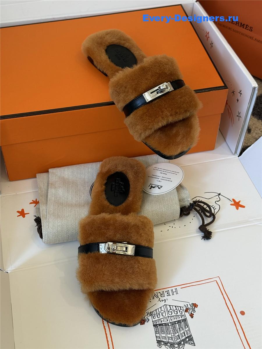 H**me5 kelly buckle brown wool slippers