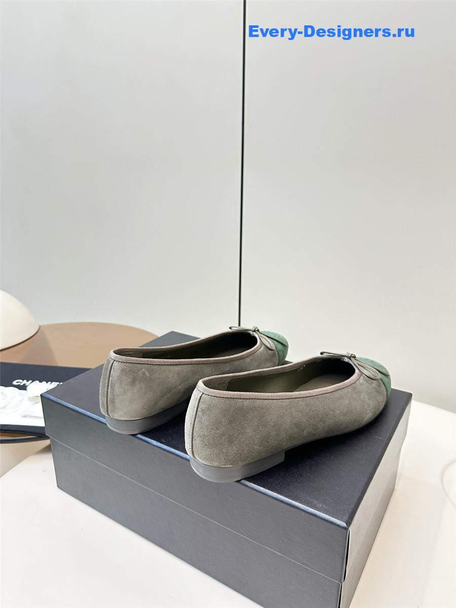 Ch**el gray & green leather cc ballet flats