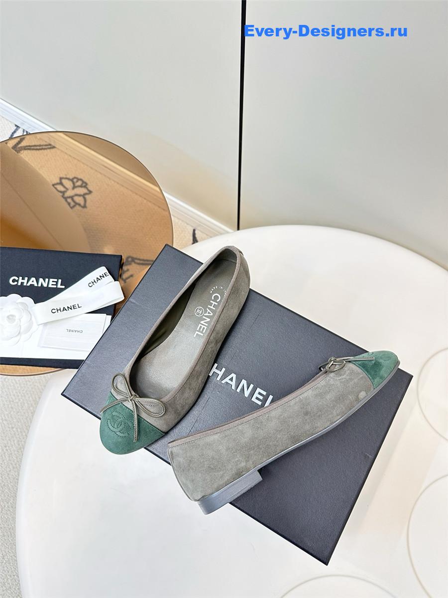Ch**el gray & green leather cc ballet flats