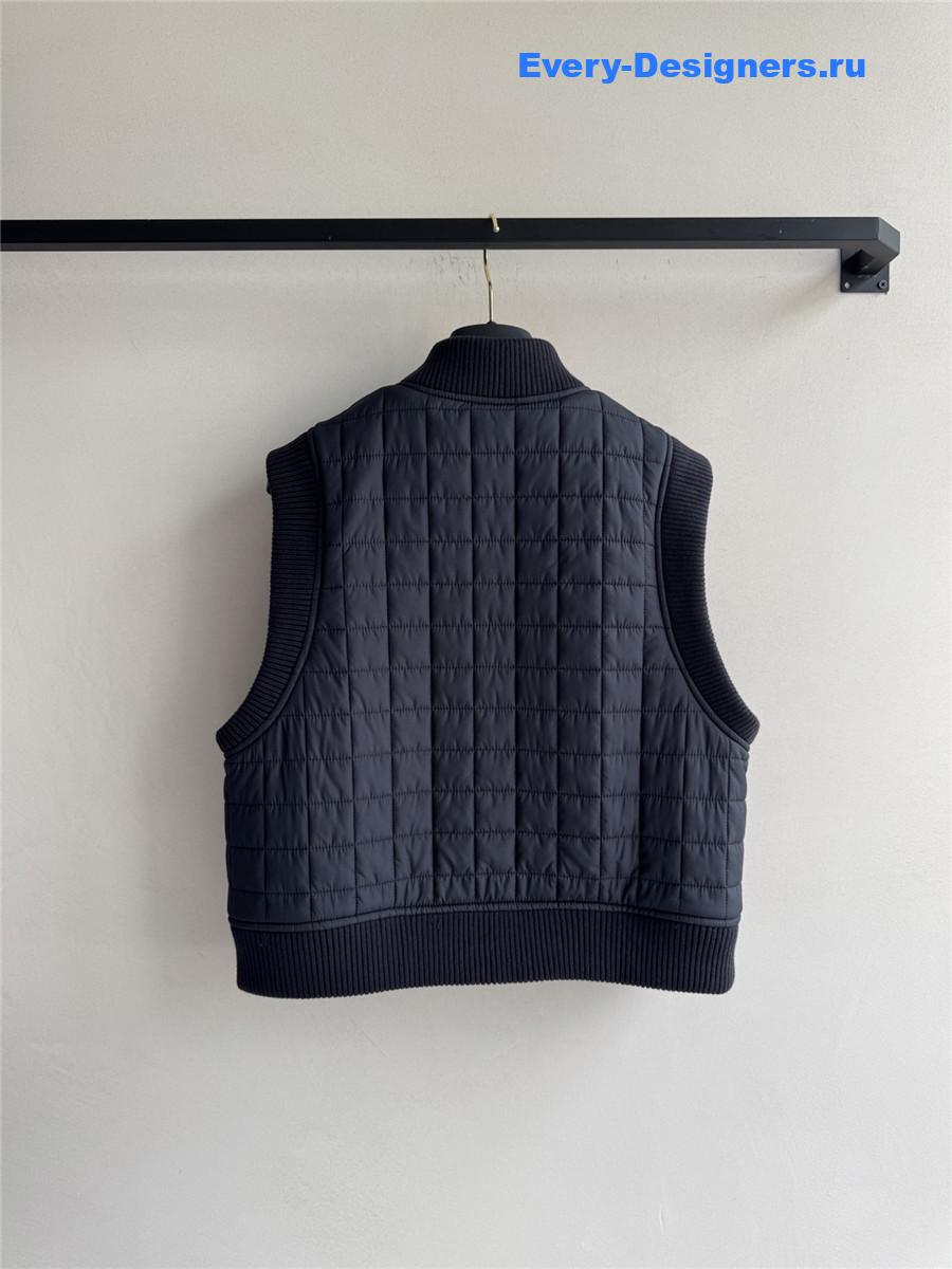 H**me5 black padded vest