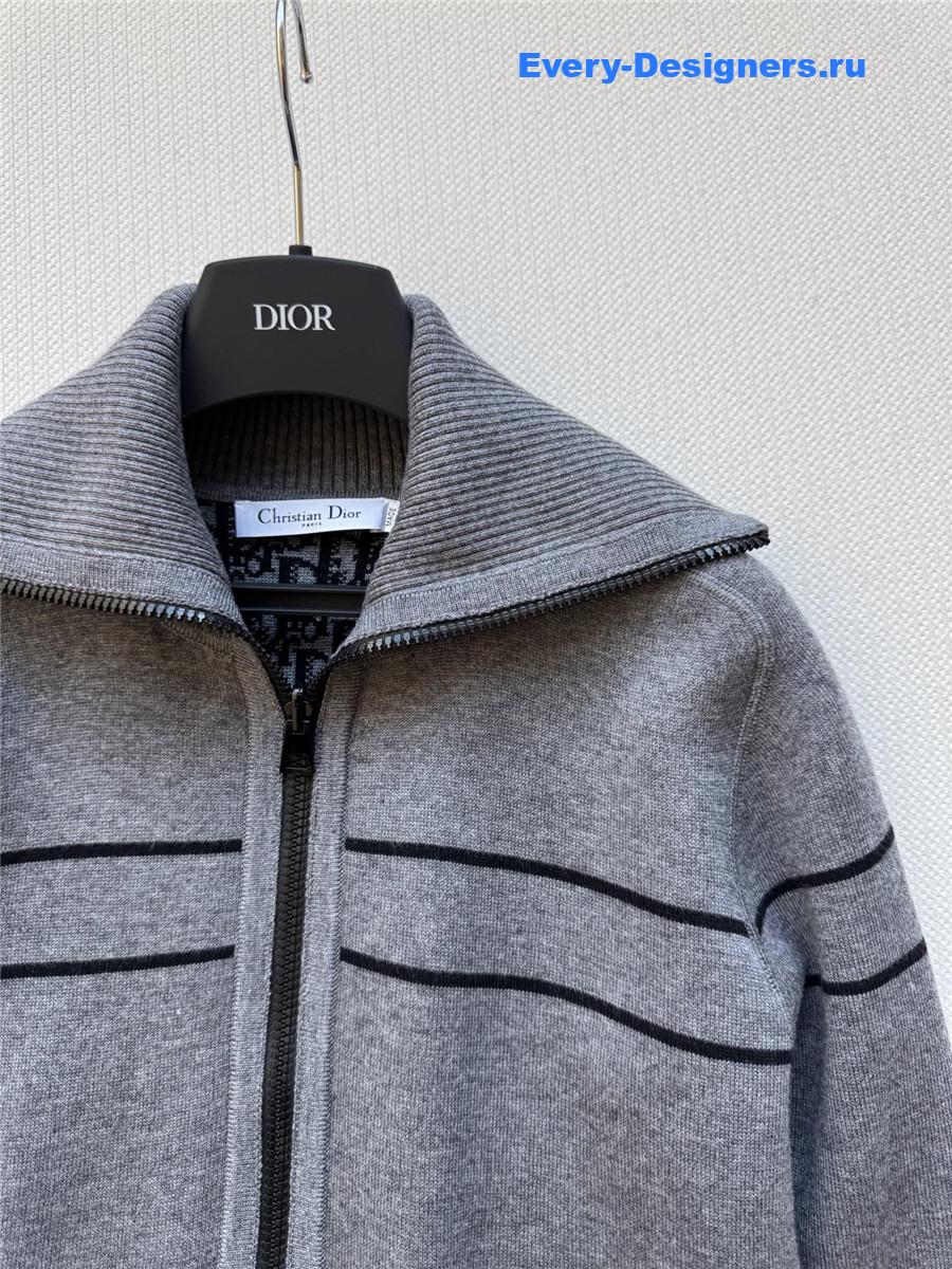 D10r gray reversible hooded cardigan
