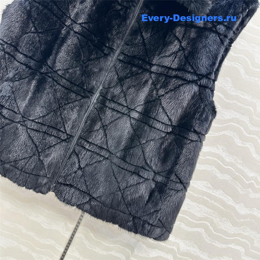 D10r black quilted fur vest