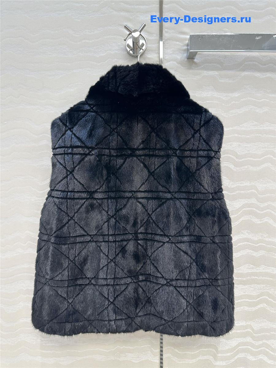 D10r black quilted fur vest