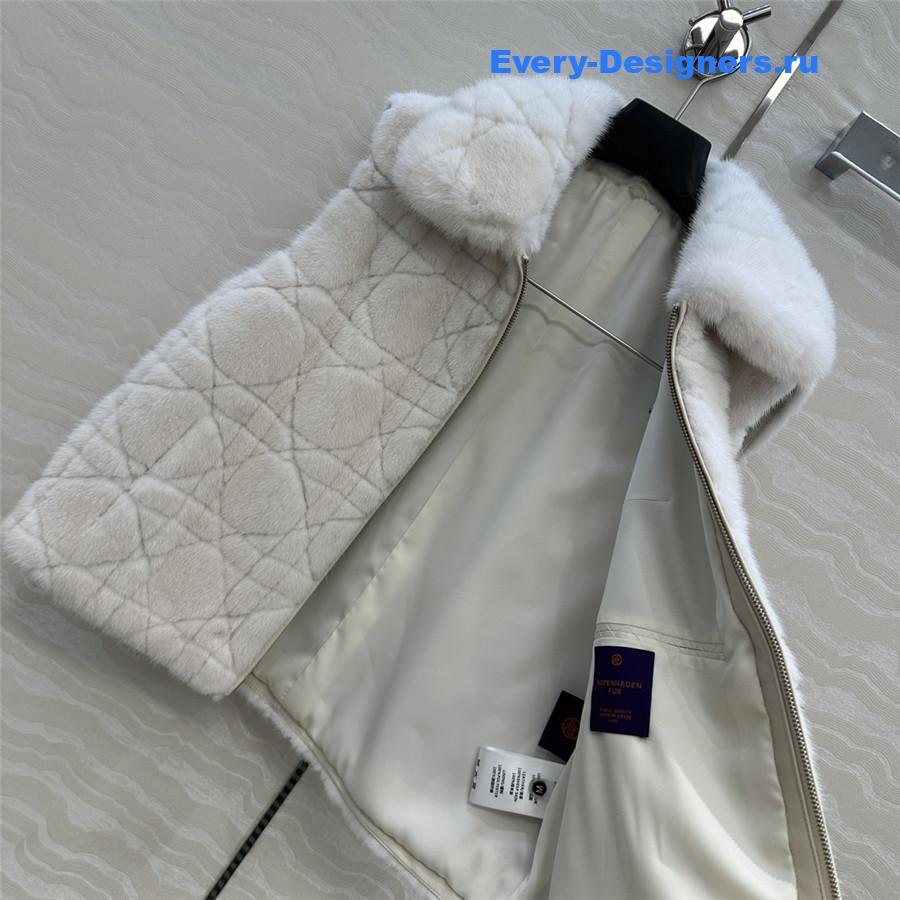 D10r white quilted fur vest
